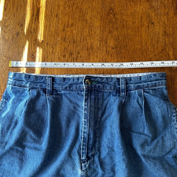 TOMMY HILFIGER - VINTAGE DENIM SHORTS - SIZE 33 MEN/SIZE 12 WOMEN - Picture 7 of 11